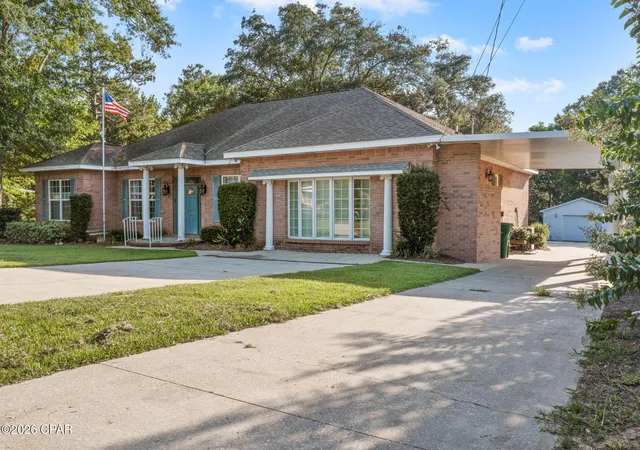 Photo 2 of Single family home for sale at 5379 College Dr, Graceville, FL 32440 | MLS# 792166 | Listing updated on 2026-08-27