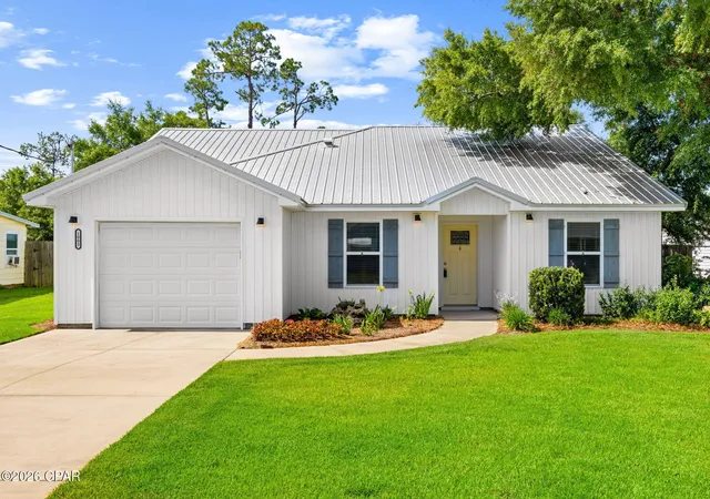 Photo 2 of Single family home for sale at 1003 W 12th Court, Panama City, FL 32401 | MLS# 792359 | Listing updated on 2026-08-24