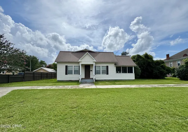 Photo 1 of Single family home for sale at 2941 Jefferson St, Marianna, FL 32446 | MLS# 792368 | Listing updated on 2026-09-16
