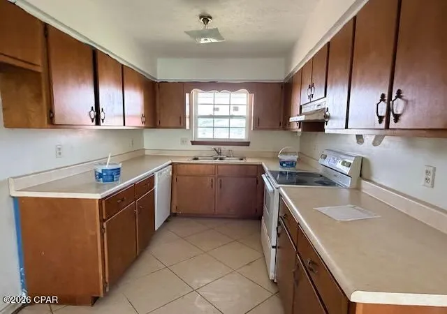 Photo 3 of Sale Pending at 211 N Berthe Ave, Panama City, FL 32404 | MLS# 792465 | Listing updated on 2026-09-24