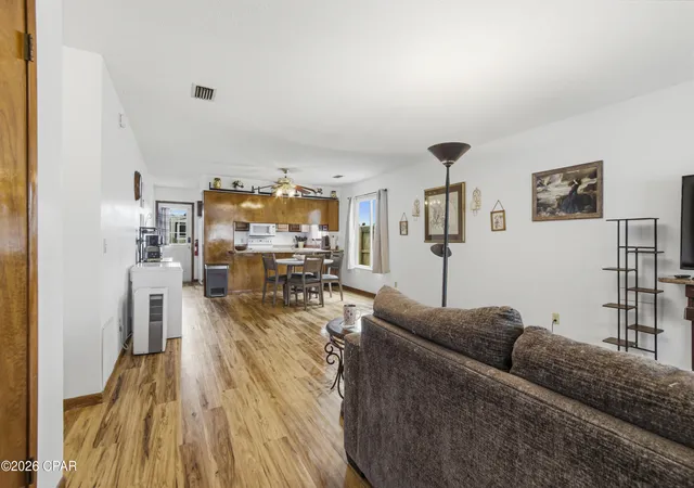 Listing Photo 4 - Condo for sale in building located at 911 Bradley Cir, Lynn Haven, FL 32444