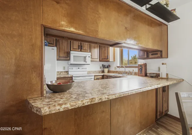 Listing Photo 5 - Condo for sale in building located at 911 Bradley Cir, Lynn Haven, FL 32444