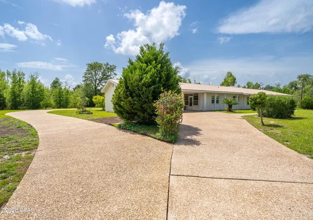Photo 4 of Single family home for sale at 1012 Tech Dr, Lynn Haven, FL 32444 | MLS# 792557 | Listing updated on 2026-08-17