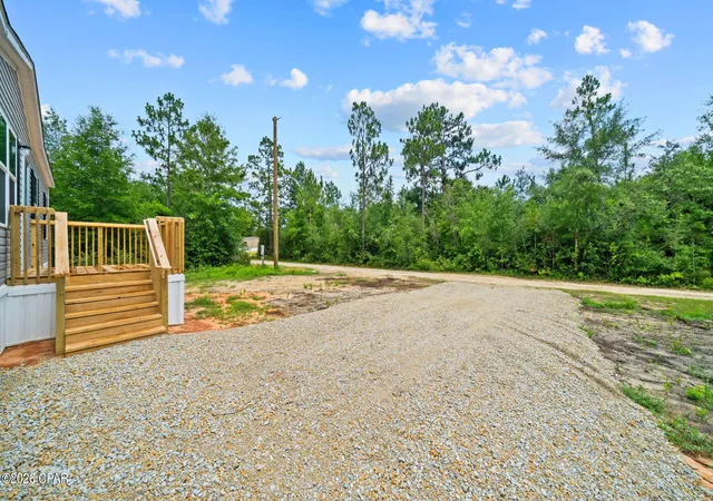 Photo 4 of Manufactured home for sale at 13721 Mallard Ave, Fountain, FL 32438 | MLS# 792658 | Listing updated on 2026-09-10