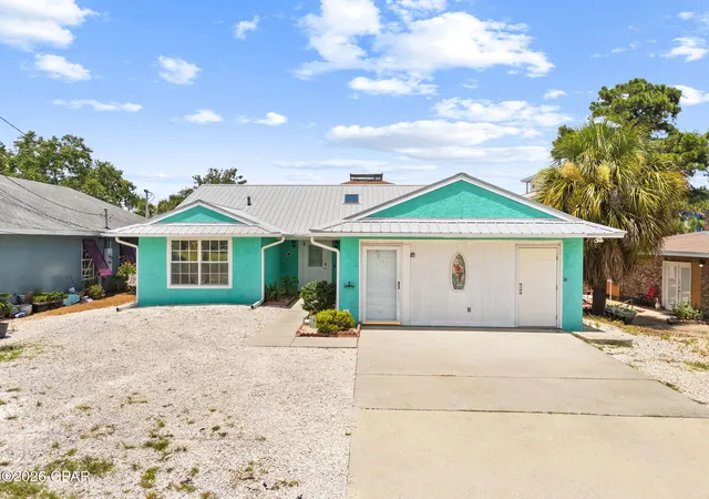 Photo 2 of Single family home for sale at 3924 Vicar St, Panama City, FL 32408 | MLS# 792780 | Listing updated on 2026-08-30