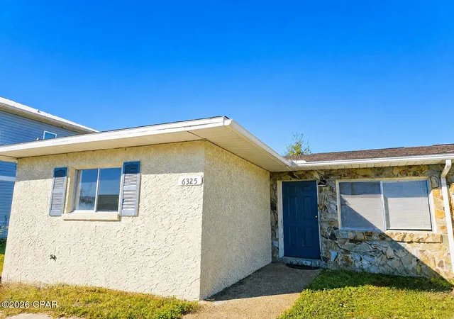 Photo 2 of Townhouse for sale at 6325 Chipewa St, Panama City, FL 32404 | MLS# 792790 | Listing updated on 2026-08-20