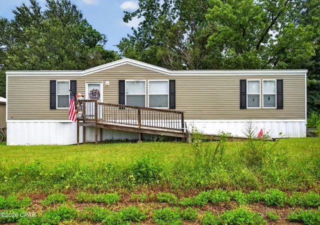 Photo 3 of Manufactured home for sale at 103 Stewart St, Bonifay, FL 32425 | MLS# 793035 | Listing updated on 2026-09-24