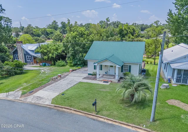 Photo 1 of Single family home for sale at 4396 Florence Dr, Marianna, FL 32446 | MLS# 793565 | Listing updated on 2026-08-28