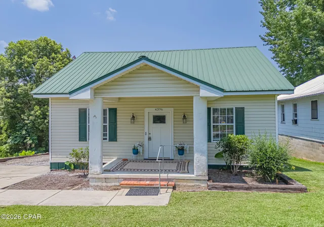 Photo 2 of Single family home for sale at 4396 Florence Dr, Marianna, FL 32446 | MLS# 793565 | Listing updated on 2026-08-28