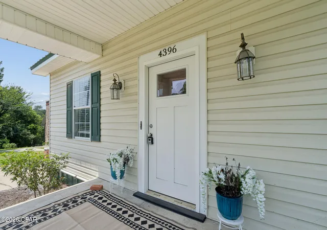 Photo 3 of Single family home for sale at 4396 Florence Dr, Marianna, FL 32446 | MLS# 793565 | Listing updated on 2026-08-28
