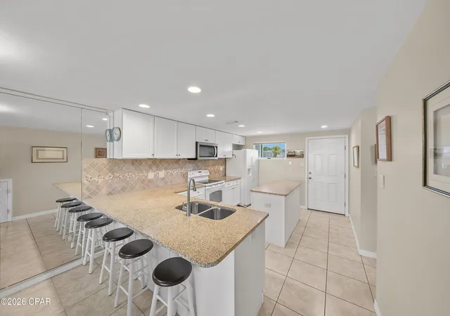 Listing Photo 4 - Condo for sale in building located at 22400 Front Bch Rd, Panama City Beach, FL 32413 - Unit #44