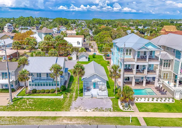 Photo 3 of Single family home for sale at 21224 Front Beach Rd, Panama City Beach, FL 32413 | MLS# 793625 | Listing updated on 2026-09-23