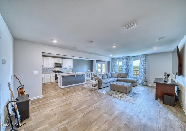Photo 4 of Single family home for sale at 5528 Mars Hl Ln, Panama City, FL 32404 | MLS# 793699 | Listing updated on 2026-09-11