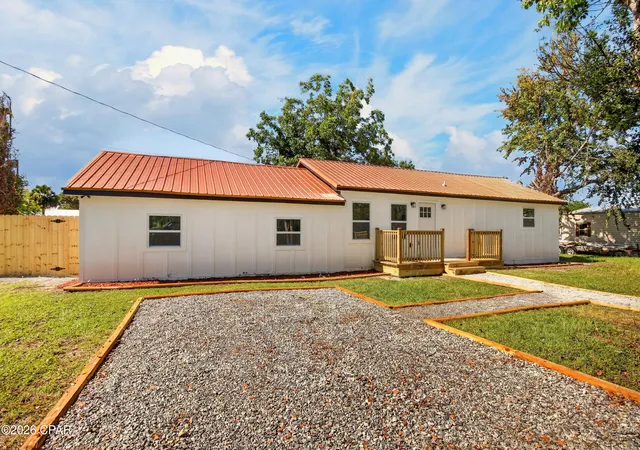 Photo 2 of Sale Pending at 5012 Lake Dr, Panama City, FL 32404 | MLS# 793759 | Listing updated on 2026-09-11