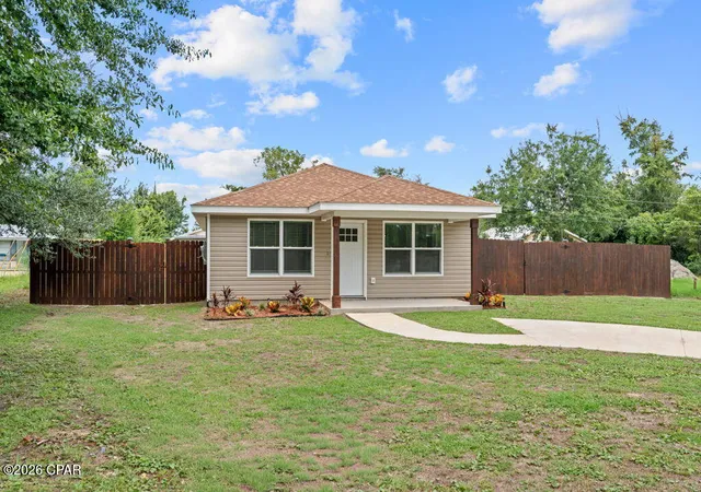 Photo 3 of Sale Pending at 1115 Hamilton Ave, Panama City, FL 32401 | MLS# 793773 | Listing updated on 2026-09-09