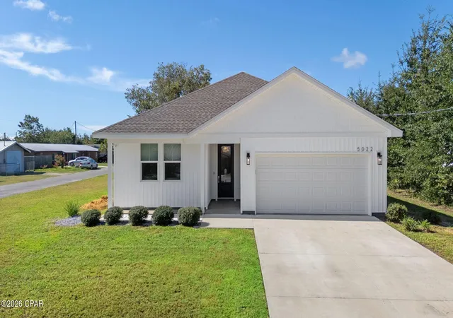 Photo 2 of Single family home for sale at 5022 Hagin Dr, Panama City, FL 32404 | MLS# 793837 | Listing updated on 2026-09-15