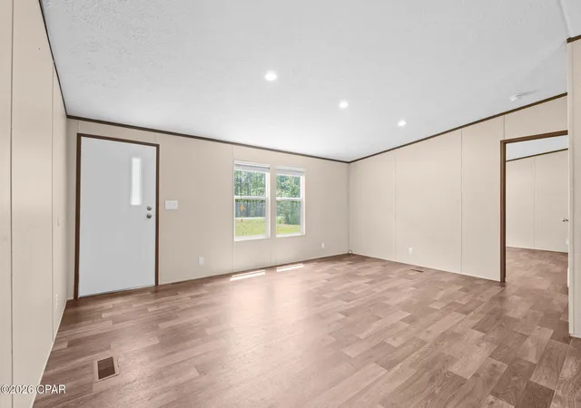 Photo 4 of Manufactured home for sale at 513 Shadow Ln, Freeport, FL 32439 | MLS# 793977 | Listing updated on 2026-10-07