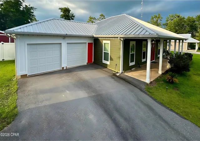 Photo 3 of Single family home for sale at 575 W River Rd, Wewahitchka, FL 32465 | MLS# 794055 | Listing updated on 2026-08-24