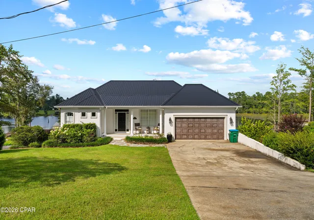 Photo 1 of Single family home for sale at 2660 Lakeview Cir, Alford, FL 32420 | MLS# 794195 | Listing updated on 2026-08-29