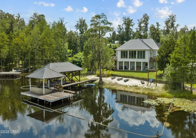 Photo 2 of Single family home for sale at 2660 Lakeview Cir, Alford, FL 32420 | MLS# 794195 | Listing updated on 2026-08-29