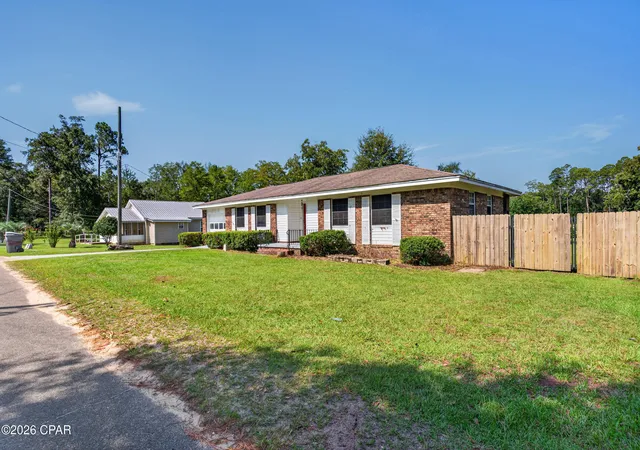 Photo 3 of Single family home for sale at 760 Brown St, Chipley, FL 32428 | MLS# 794255 | Listing updated on 2026-09-15