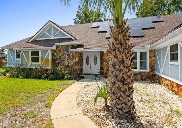 Photo 2 of Sale Pending at 3019 Kingswood Dr, Panama City, FL 32405 | MLS# 794304 | Listing updated on 2026-09-01