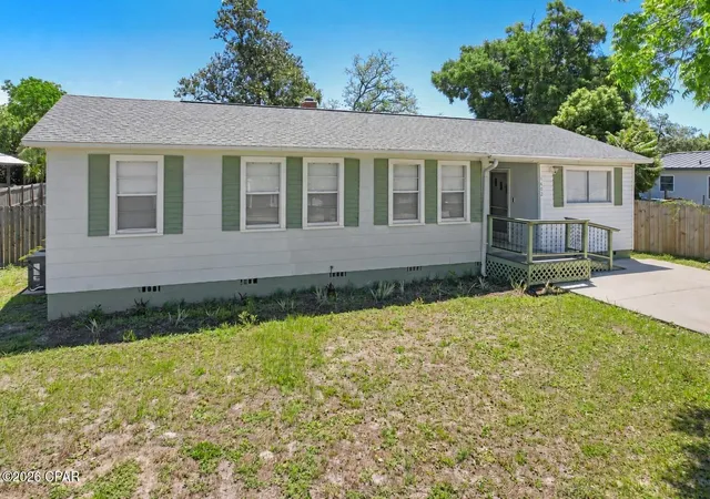 Photo 2 of Single family home for sale at 1402 Arthur Ave, Panama City, FL 32401 | MLS# 794314 | Listing updated on 2026-08-19