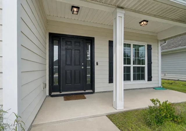 Photo 2 of Single family home for sale at 132 N Shoreview Dr, Panama City, FL 32404 | MLS# 794409 | Listing updated on 2026-08-21