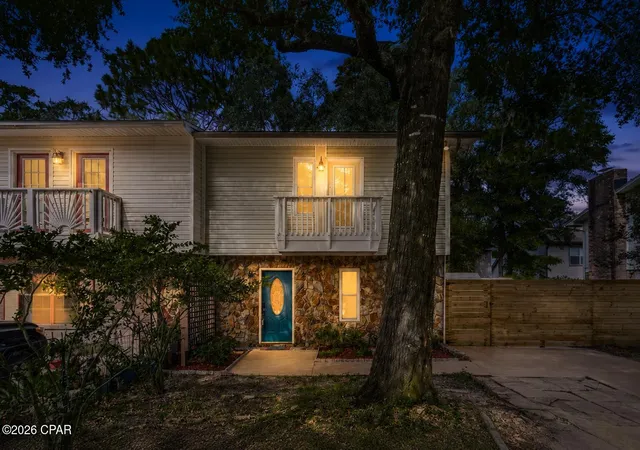 Photo 31 of Townhouse for sale at 956 Mcfarlan Ave, Fort Walton Beach, FL 32547 | MLS# 794421 | Listing updated on 2026-10-06