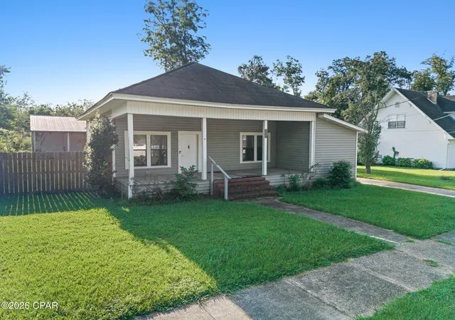 Photo 1 of Sale Pending at 633 3rd St, Chipley, FL 32428 | MLS# 794447 | Listing updated on 2026-09-03