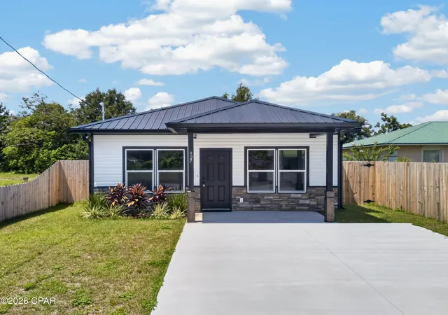 Photo 1 of Sale Pending at 927 Spring Ave, Panama City, FL 32401 | MLS# 794464 | Listing updated on 2026-10-05