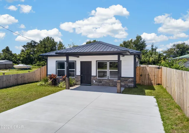 Photo 1 of Sale Pending at 927 Spring Ave, Panama City, FL 32401 | MLS# 794464 | Listing updated on 2026-10-05