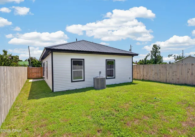 Photo 4 of Sale Pending at 927 Spring Ave, Panama City, FL 32401 | MLS# 794464 | Listing updated on 2026-10-05