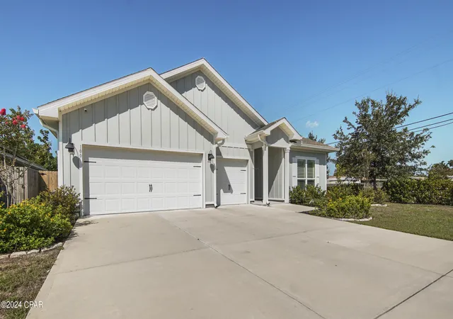 Photo 2 of Single family home for sale at 100 Bridge Harbor Dr, Panama City, FL 32404 | MLS# 794471 | Listing updated on 2026-09-07