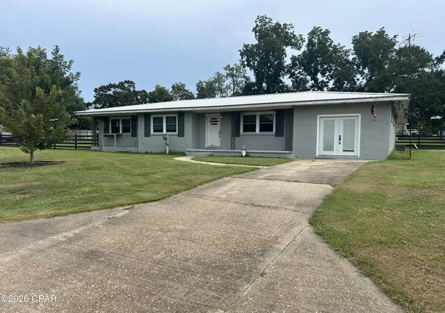 Photo 2 of Single family home for sale at 402 E Iowa Ave, Bonifay, FL 32425 | MLS# 794567 | Listing updated on 2026-09-28