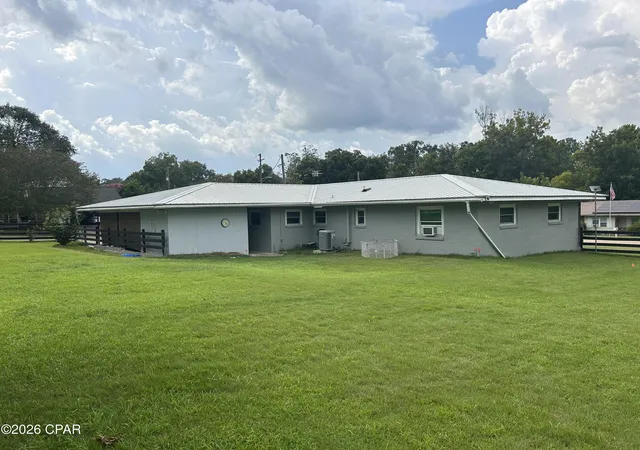 Photo 3 of Single family home for sale at 402 E Iowa Ave, Bonifay, FL 32425 | MLS# 794567 | Listing updated on 2026-09-28