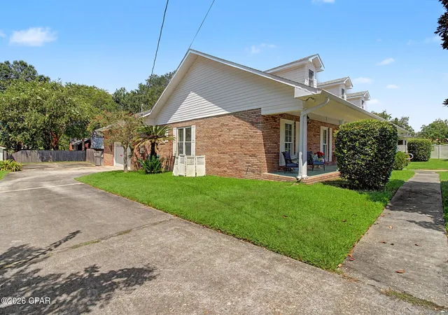 Photo 3 of Single family home for sale at 5381 College Dr, Graceville, FL 32440 | MLS# 794613 | Listing updated on 2026-09-29