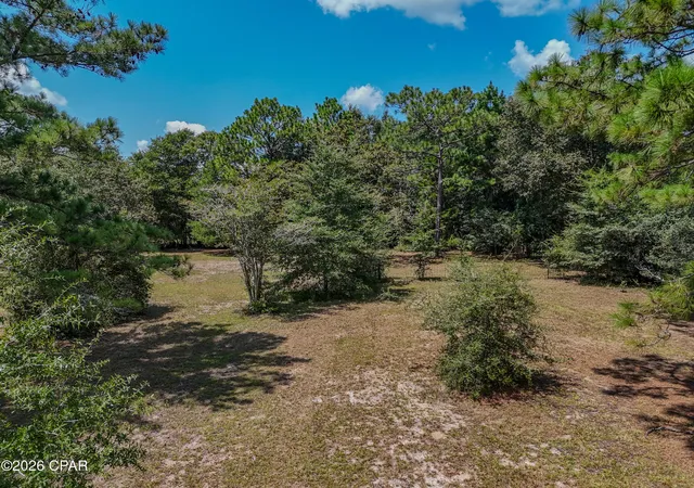 Photo 2 of Sale Pending at 208 Kings Lake Blvd, Defuniak Springs, FL 32433 | MLS# 794687 | Listing updated on 2026-10-05