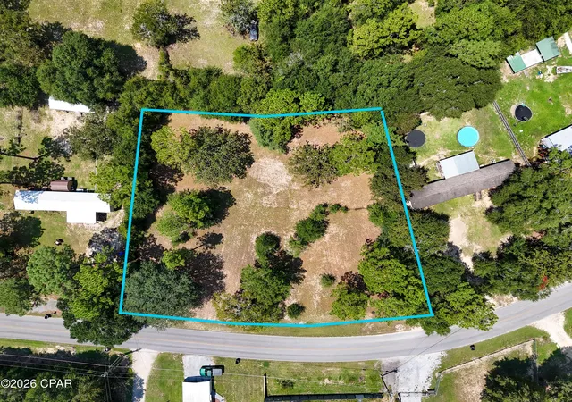 Photo 3 of Sale Pending at 208 Kings Lake Blvd, Defuniak Springs, FL 32433 | MLS# 794687 | Listing updated on 2026-10-05