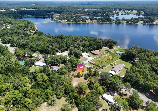 Photo 4 of Sale Pending at 208 Kings Lake Blvd, Defuniak Springs, FL 32433 | MLS# 794687 | Listing updated on 2026-10-05