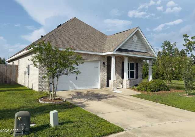 Photo 3 of Single family home for sale at 724 Cason Cir, Panama City, FL 32405 | MLS# 794707 | Listing updated on 2026-08-28