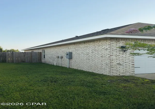 Photo 3 of Single family home for sale at 724 Cason Cir, Panama City, FL 32405 | MLS# 794707 | Listing updated on 2026-08-28