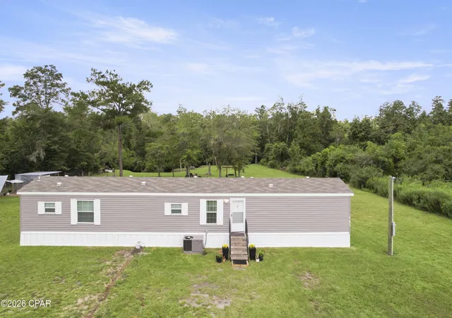 Photo 3 of Manufactured home for sale at 16751 Westwood Dr, Fountain, FL 32438 | MLS# 794740 | Listing updated on 2026-09-10