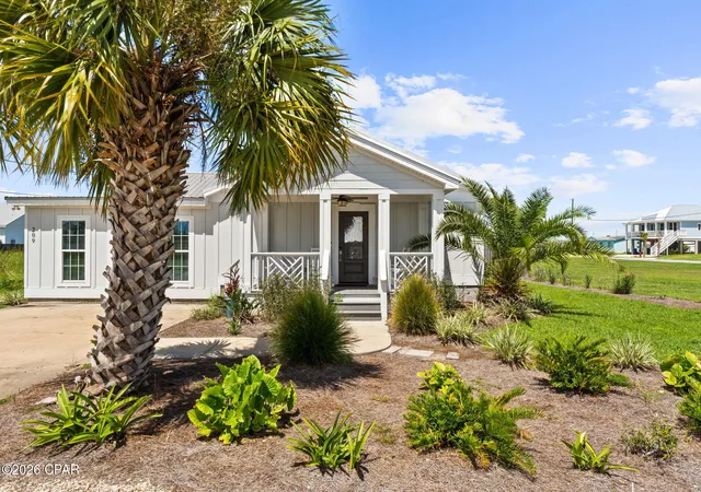 Photo 2 of Single family home for sale at 209 7th St, Mexico Beach, FL 32456 | MLS# 794743 | Listing updated on 2026-09-03