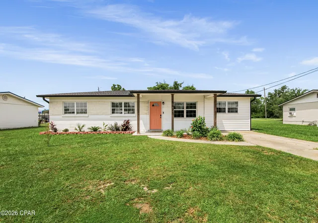 Photo 1 of Single family home for sale at 5623 Katherine St, Panama City, FL 32404 | MLS# 794757 | Listing updated on 2026-09-01