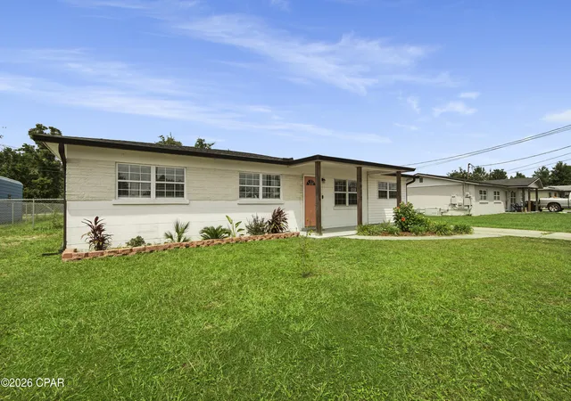 Photo 2 of Single family home for sale at 5623 Katherine St, Panama City, FL 32404 | MLS# 794757 | Listing updated on 2026-09-01