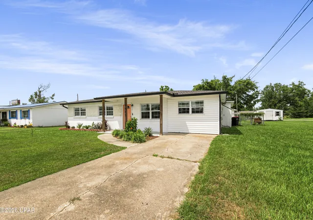 Photo 3 of Single family home for sale at 5623 Katherine St, Panama City, FL 32404 | MLS# 794757 | Listing updated on 2026-09-01