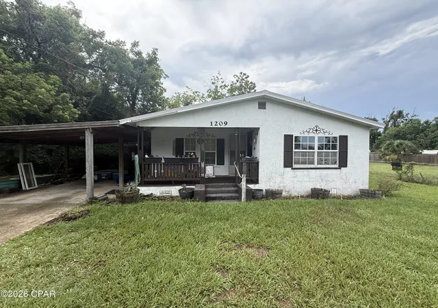 Photo 1 of Sale Pending at 1209 Oak Ave, Panama City, FL 32401 | MLS# 794772 | Listing updated on 2026-10-01