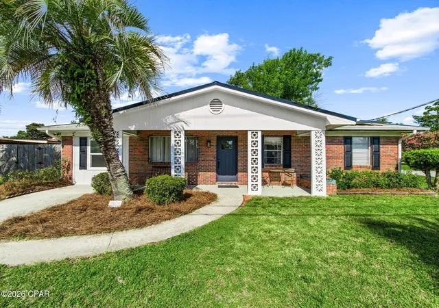 Photo 2 of Single family home for sale at 2805 Airport Rd, Panama City, FL 32405 | MLS# 794903 | Listing updated on 2026-09-14