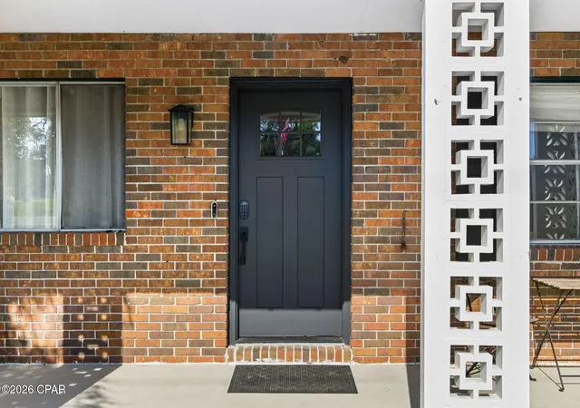 Photo 3 of Single family home for sale at 2805 Airport Rd, Panama City, FL 32405 | MLS# 794903 | Listing updated on 2026-09-14